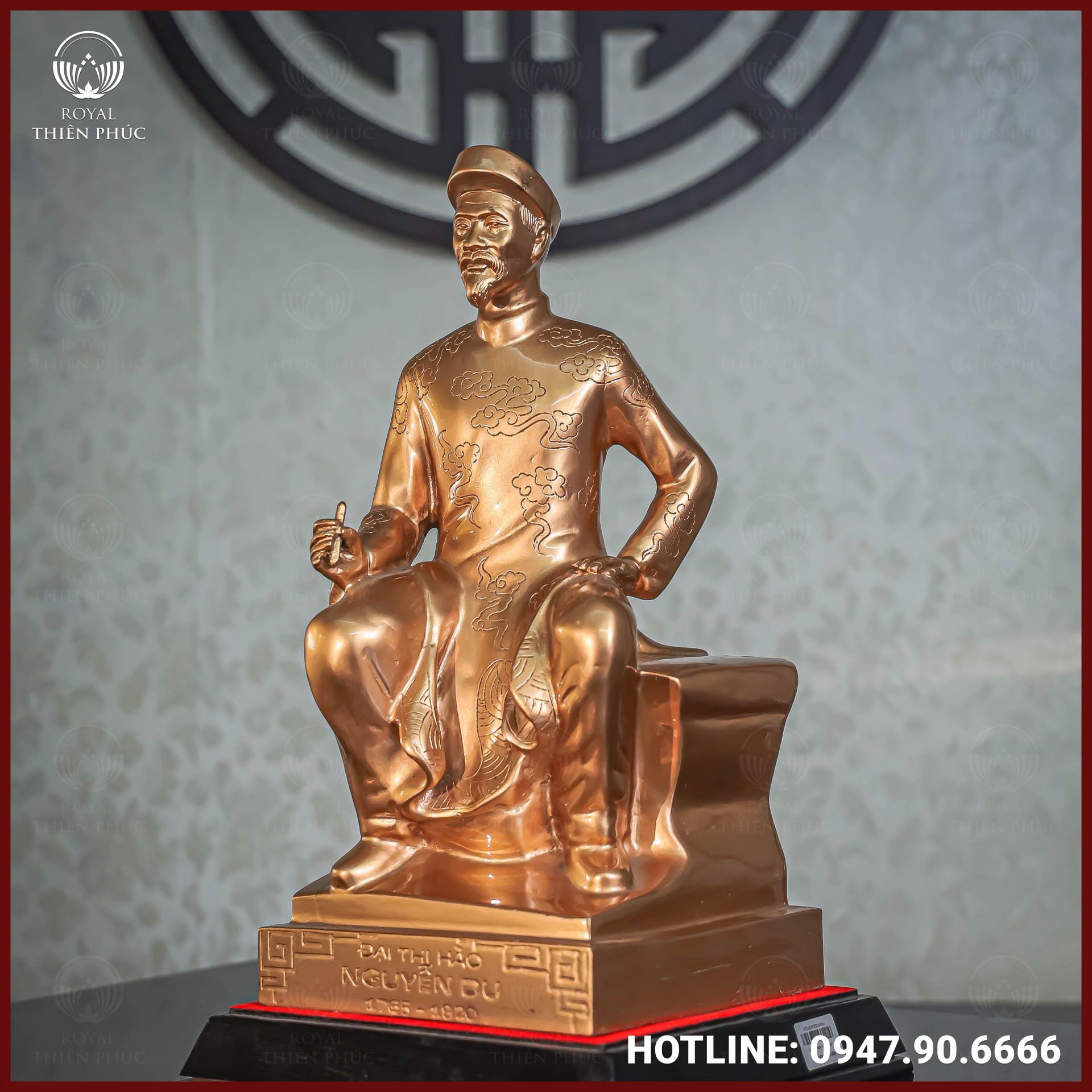 Tượng Nguyễn Du đồng đỏ cao 42cm